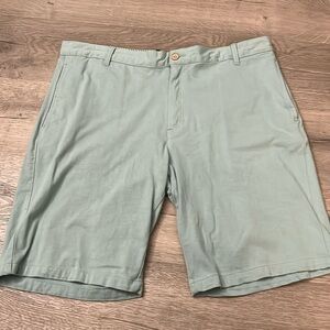 Gray Earth men’s chino shorts…100% cotton..SZ 38